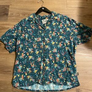 Howler Bros Button Down Large